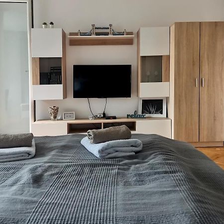 Center Apartment Iva Újvidék Kültér fotó