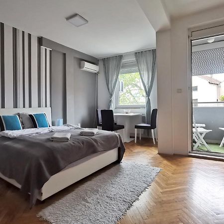 Center Apartment Iva Újvidék Kültér fotó