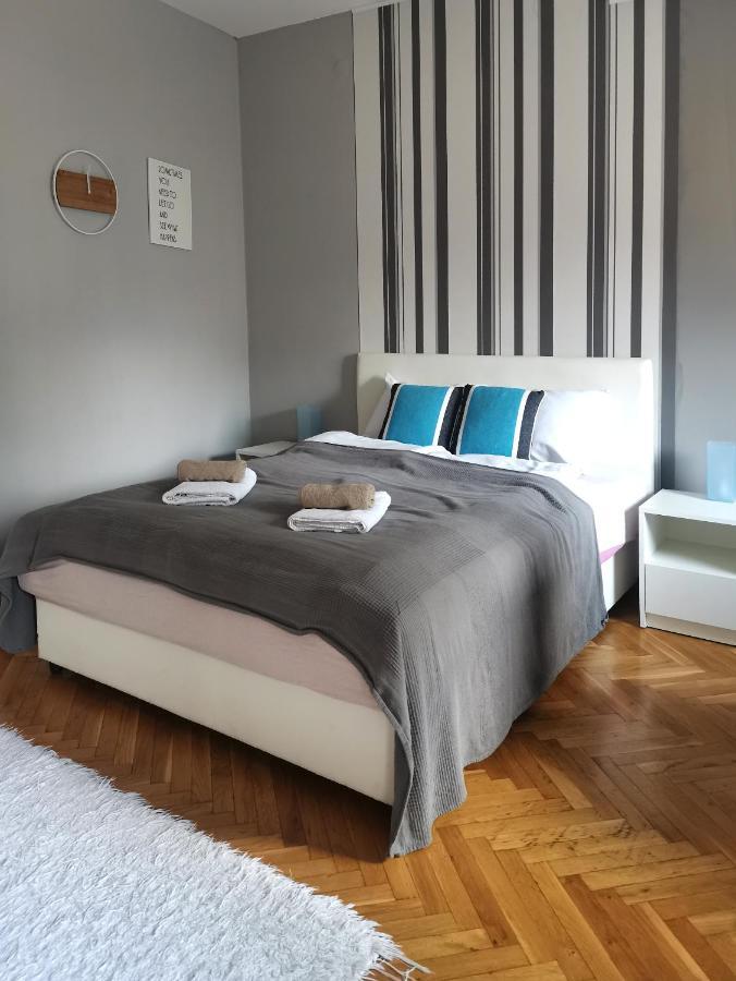 Center Apartment Iva Újvidék Kültér fotó