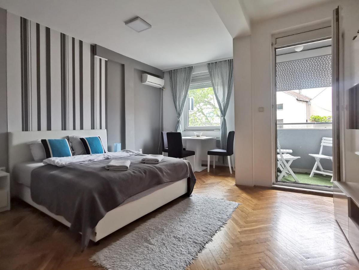 Center Apartment Iva Újvidék Kültér fotó