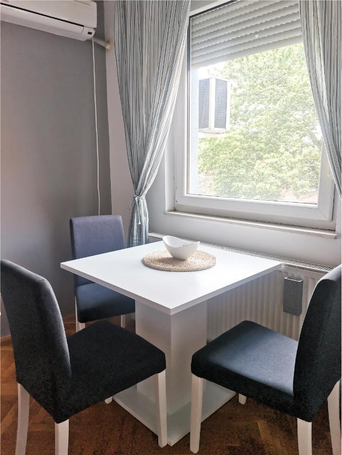 Center Apartment Iva Újvidék Kültér fotó